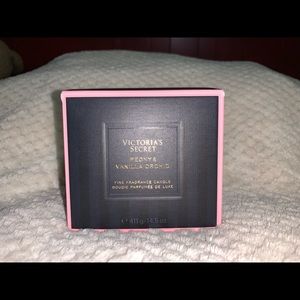Victoria’s Secret Peony & Vanilla Orchid Candle
